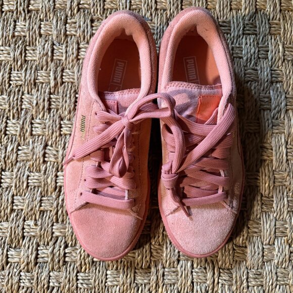 Puma Suede Jr suede sneaker in Desert Flower Pink NWT - Picture 2 of 10